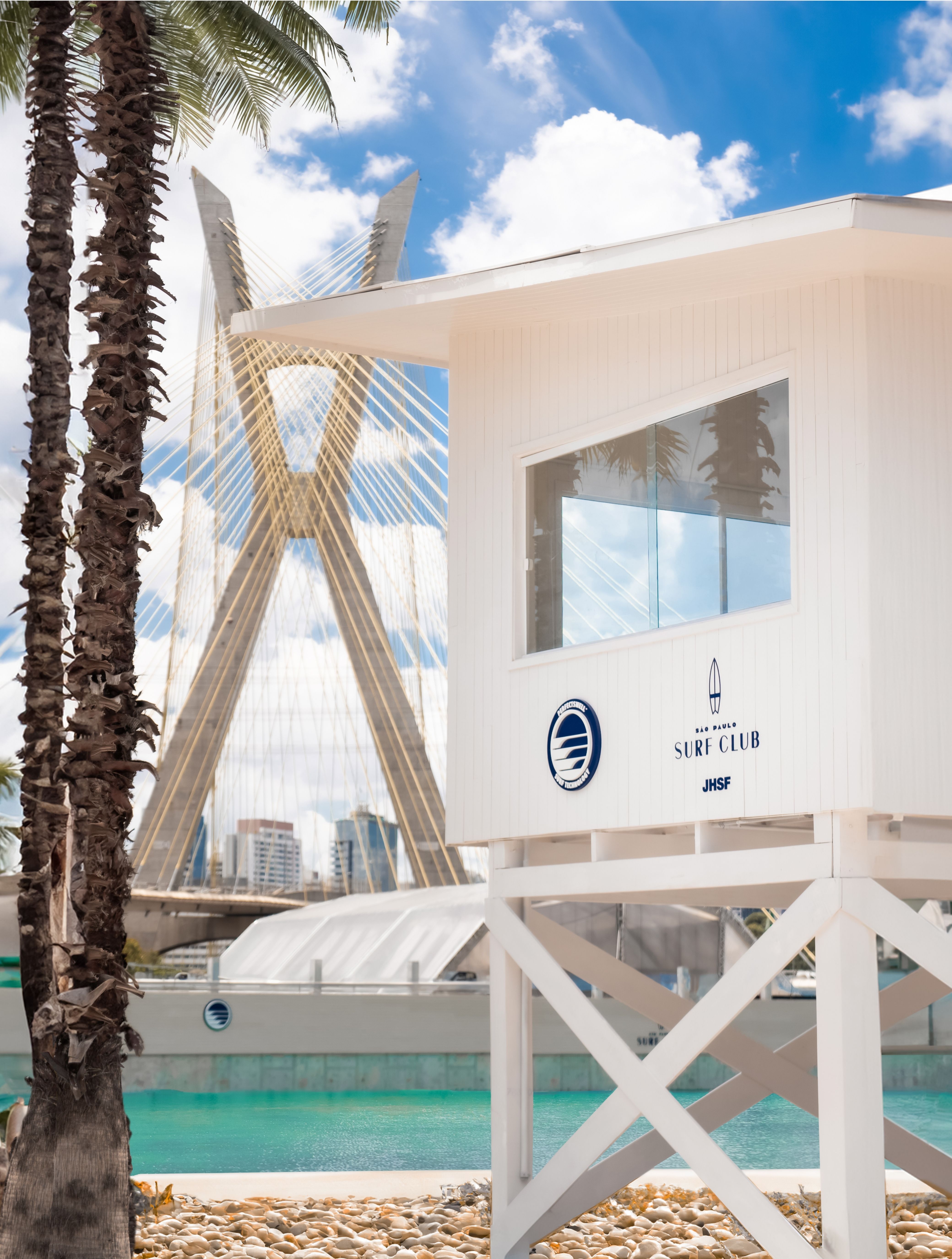 São Paulo Surf Club with the city's iconic Ponte Estaiada bridge as backdrop. Photo Courtesy of JHSF.